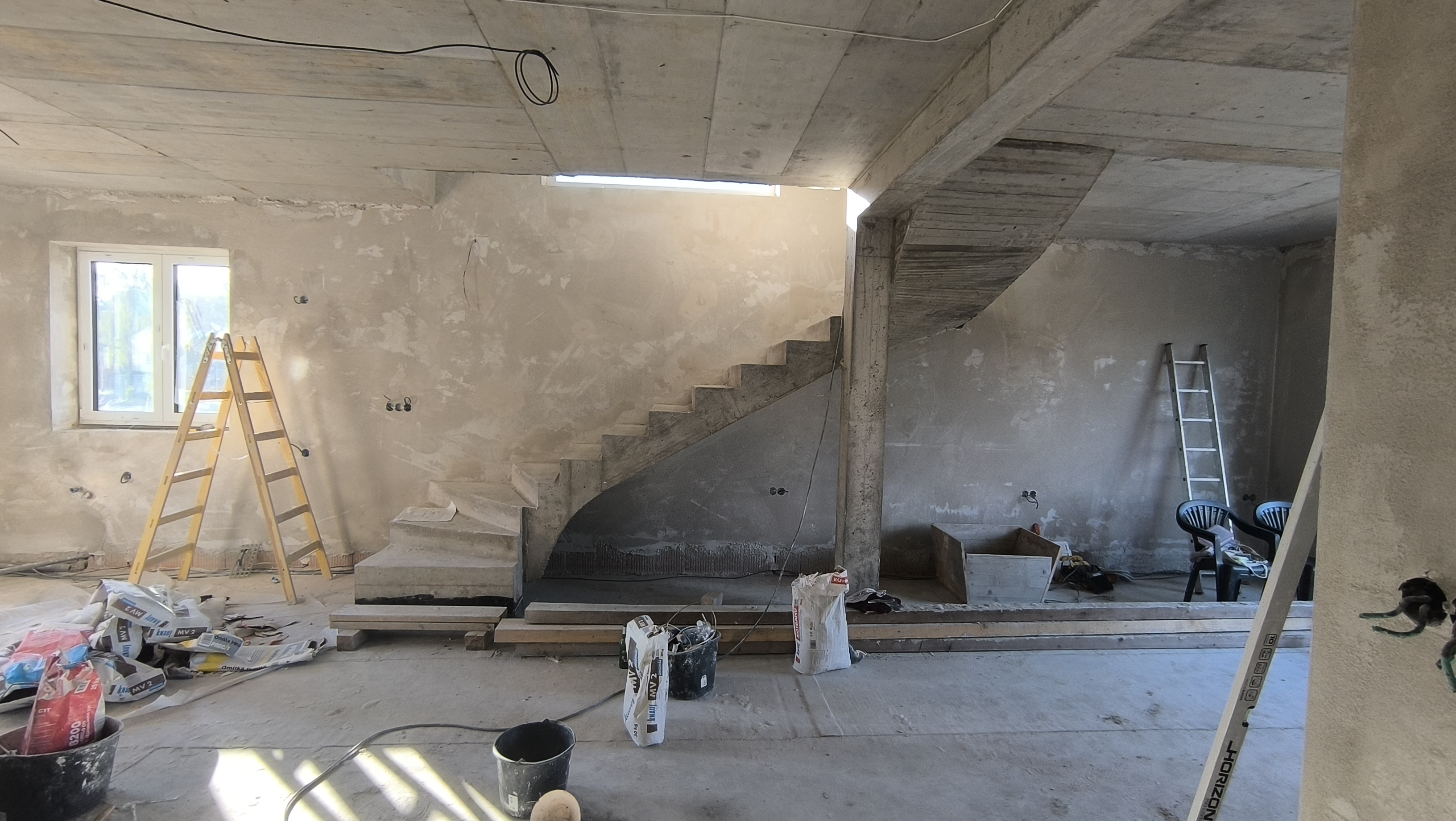 Monolitické točité betonové schodiště